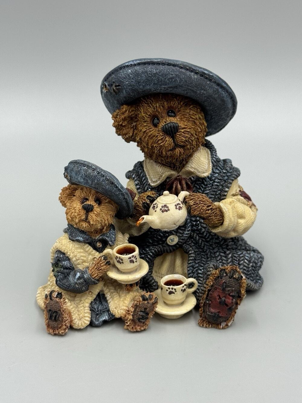Boyds Bears Figurine Catherine and Caitlin Berriweather Fine Cup of Tea Figurine